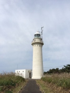 途中にある艫作埼灯台